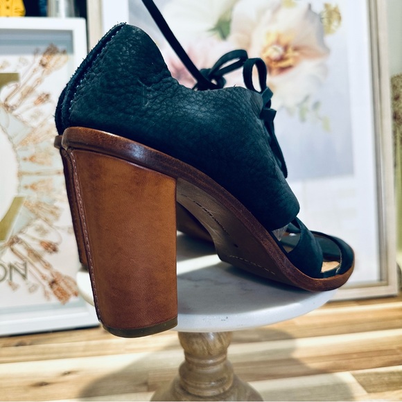 Frye - Sofia Tie On, navy super soft leather, size 8.5M, leather wrapped heel - Picture 3 of 12